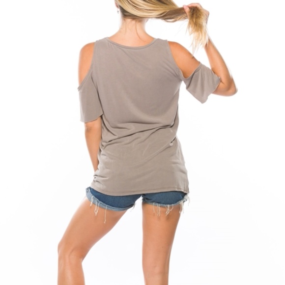 COLD SHOULDER DISTRESSED MOCHA TEE - Picture 5 of 6